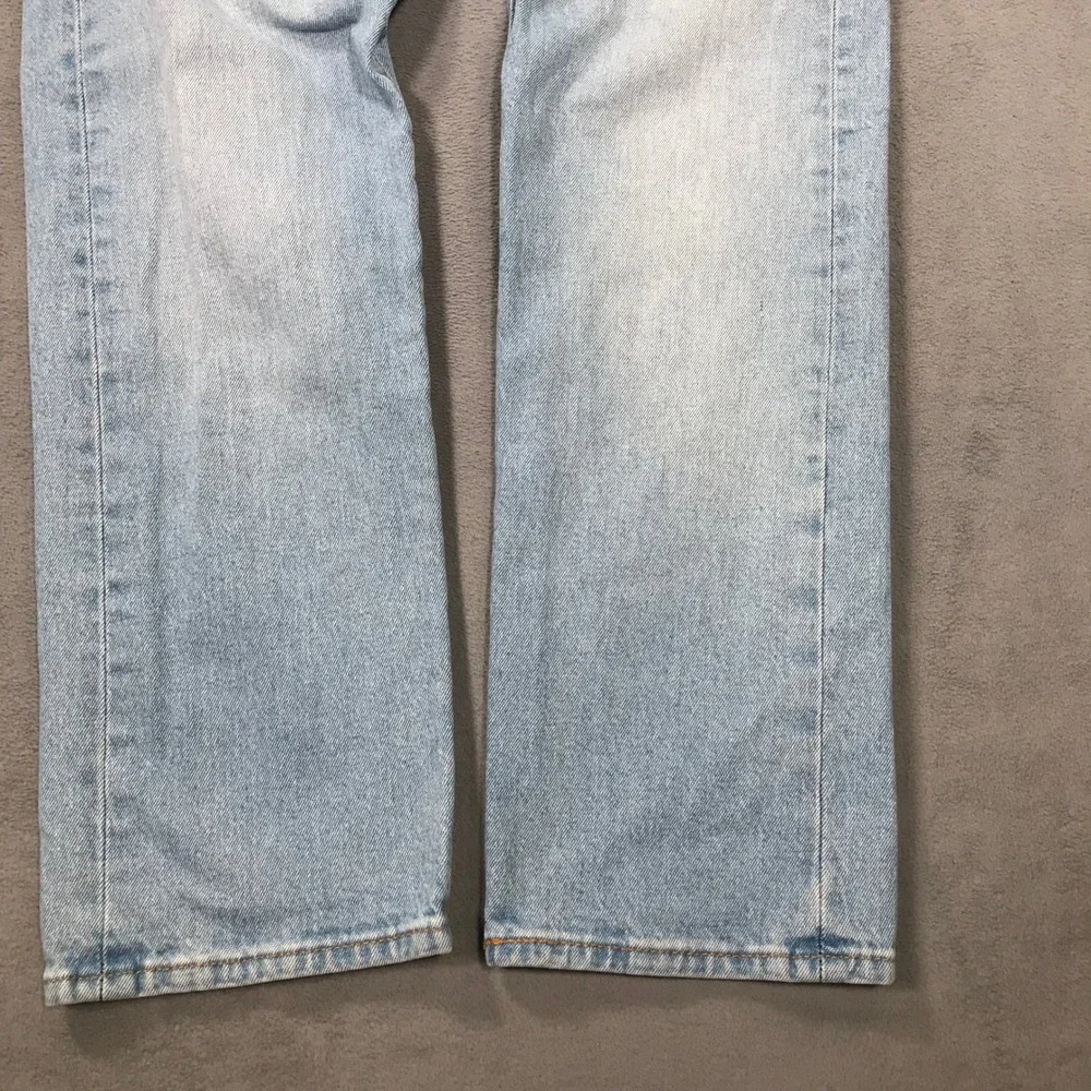 Levis light spot